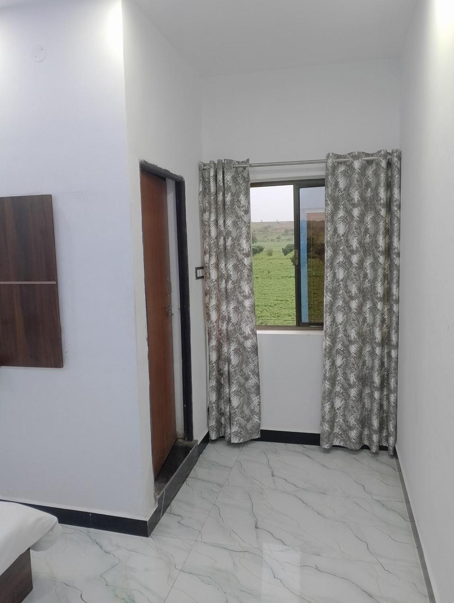 Hotel Moonlight & Restaurant Sehore Buitenkant foto