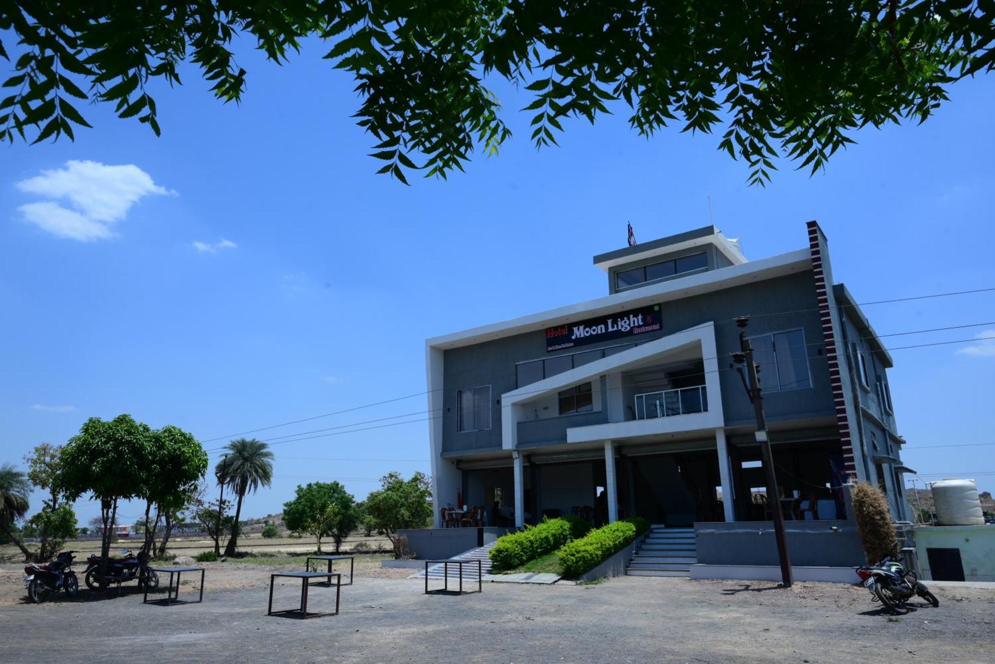 Hotel Moonlight & Restaurant Sehore Buitenkant foto