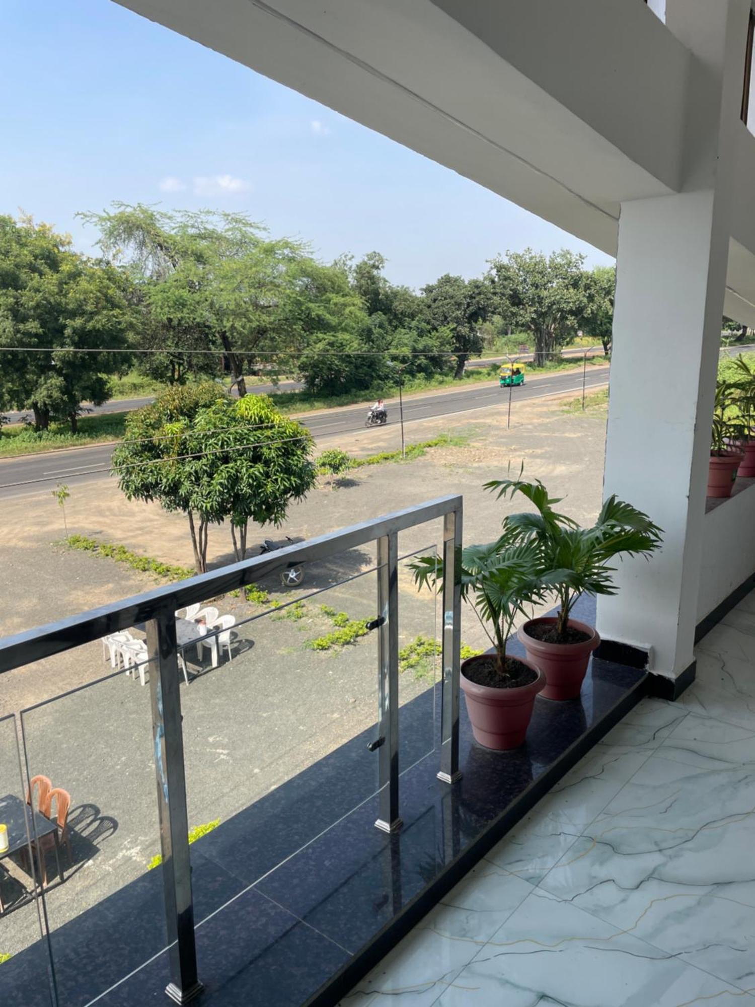 Hotel Moonlight & Restaurant Sehore Buitenkant foto
